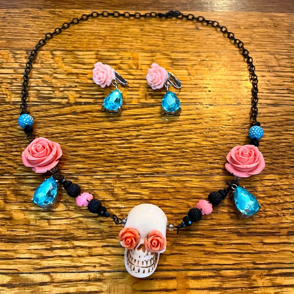 Misfortune Galore Pink Blue Black Rockabilly Skull Rose Earrings Necklace Set